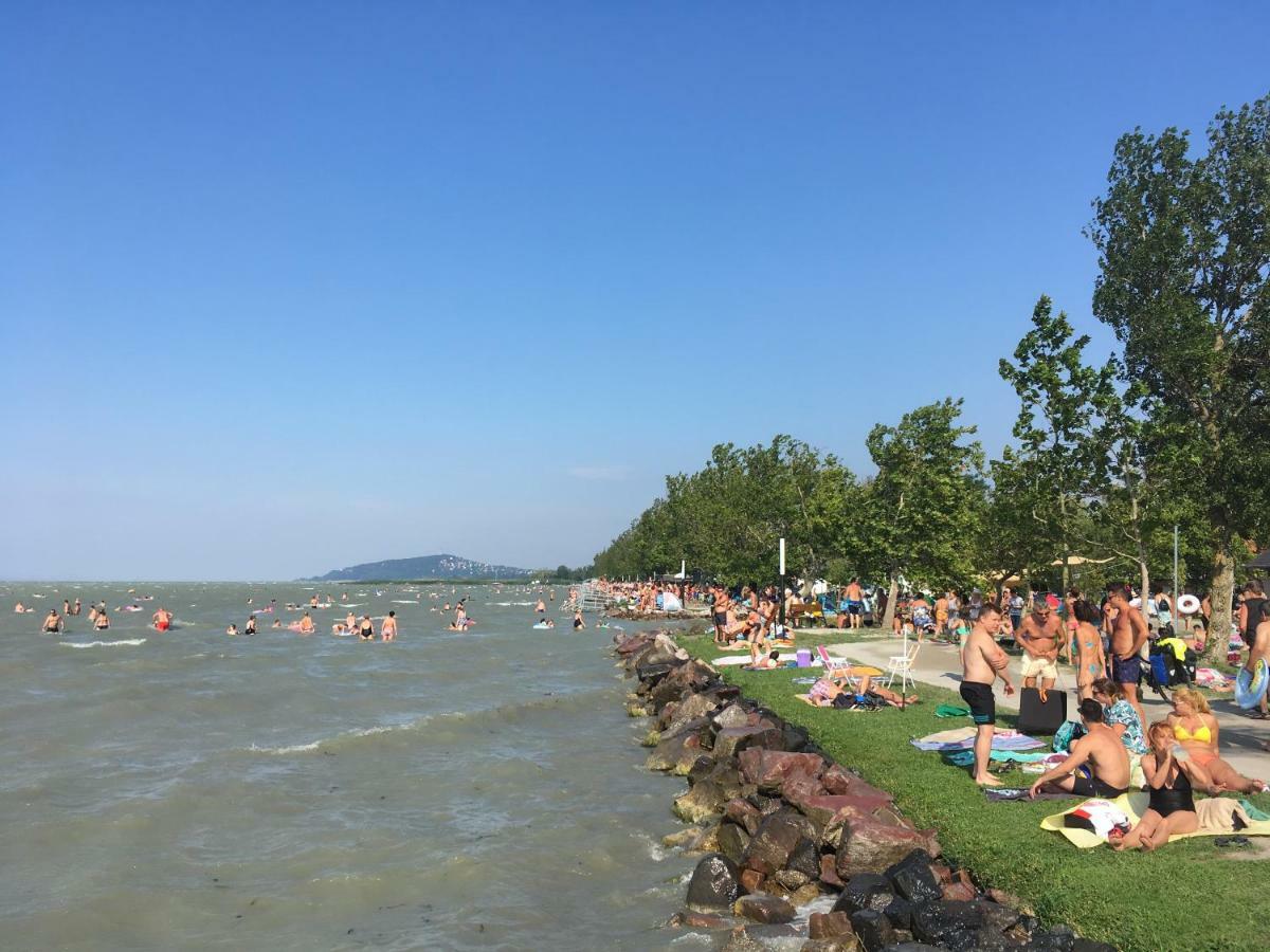 Balatoni Retró Villa Balatonfenyves Exterior foto